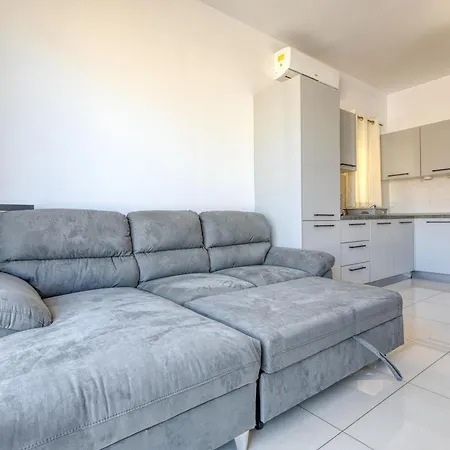 New To The Market - Seabreeze By Sf Homes Apartament St Paul's Bay