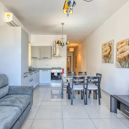 New To The Market - Seabreeze By Sf Homes Daire St. Paul's Bay